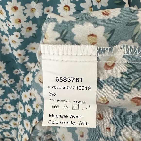 Floral Blue and White Dress - Picture 5 of 6